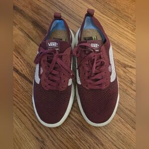 Vans Ultra Range VR3 Maroon and White Sneakers Unisex: Men's 7, Women's 8.5